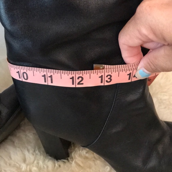 Vince Camuto Signature- VC line signature fine Italian leather boots - Picture 7 of 8